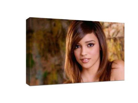 To take good portrait photography the first is to choose the right scene